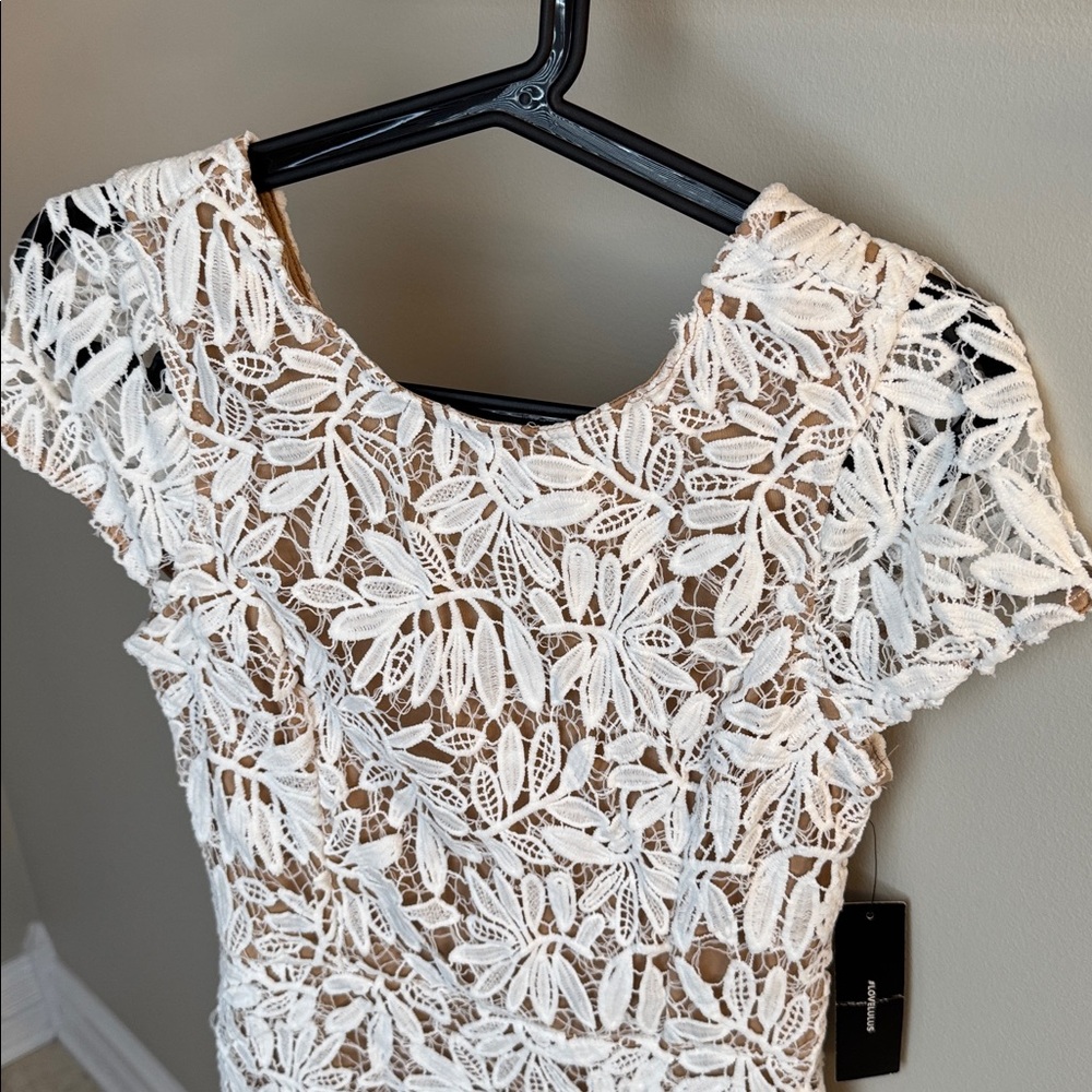 Lulu's Right Sheer Right Now White Lace Midi Sheath Dress Small NWT - Picture 2 of 6
